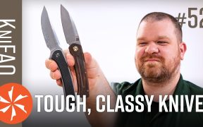 knife fighting stance